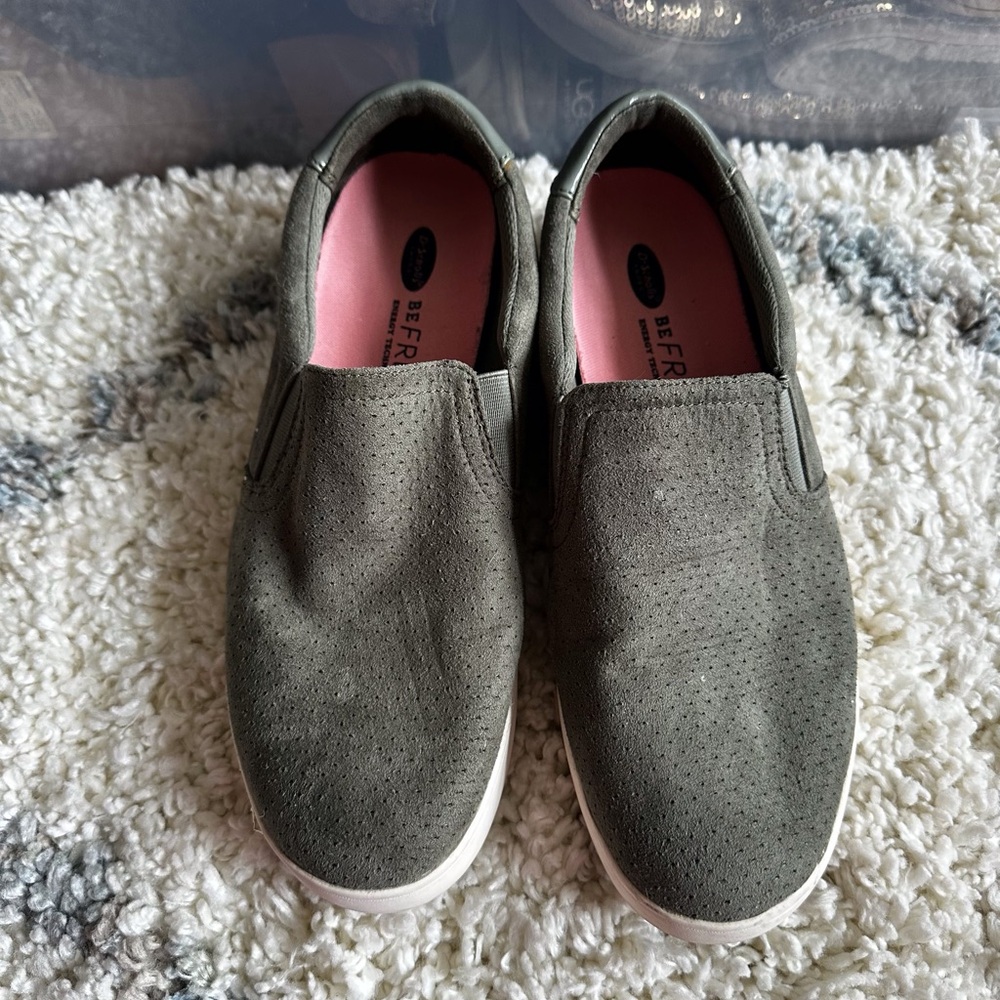 Dr. Scholl's Women's Madison Slip On Sneaker Olive Fabric Sz 9.5